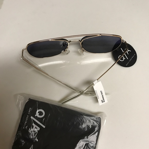 New Quay Australia Running riot mirror sunglasses - Picture 4 of 4