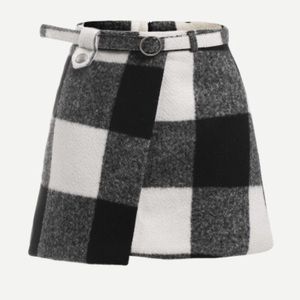 Cute plaid asymmetrical skirt- brand new!