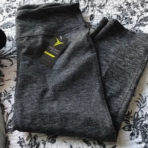 Old Navy Active Capri