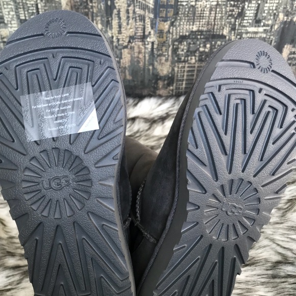 ✨Women’s UGG Classic Tall II in Gray ✨ - Picture 7 of 7