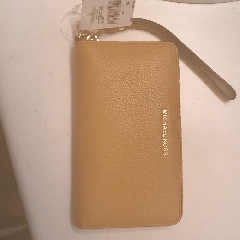 Michael kors wallet