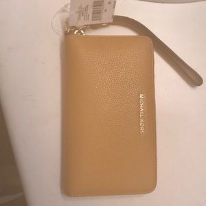 Michael kors wallet