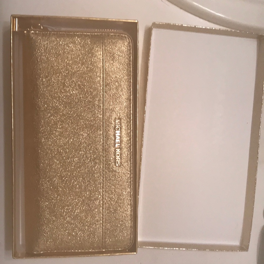 Michael kors wallet