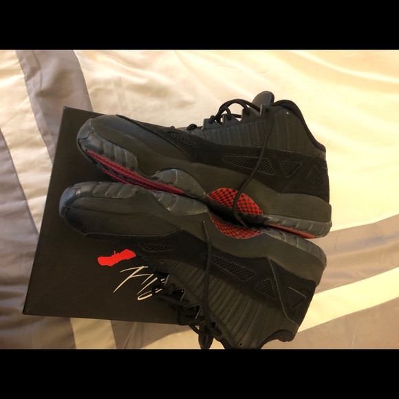Jordan retro 11 low ie (rare size) - Picture 3 of 4