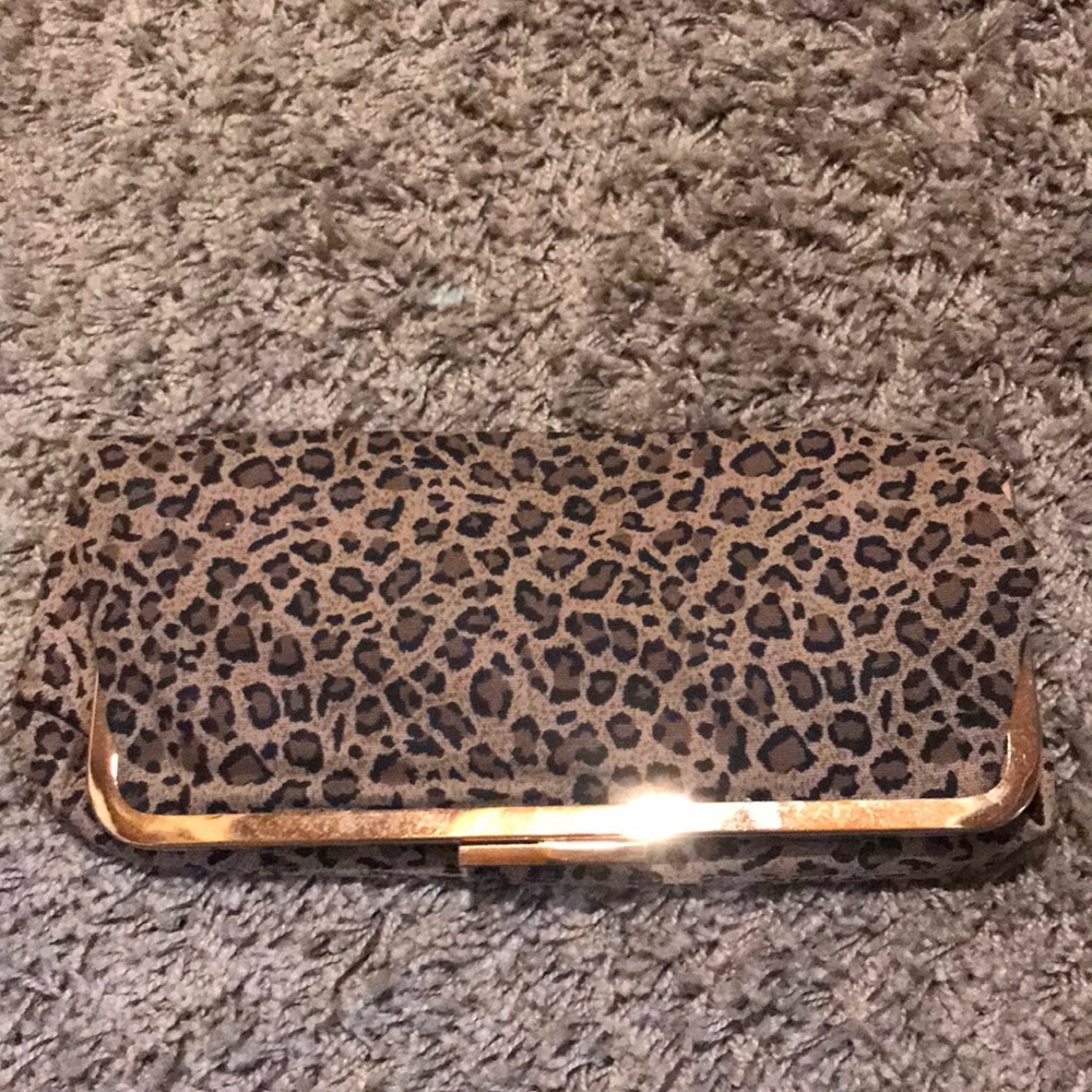 Leopard Clutch