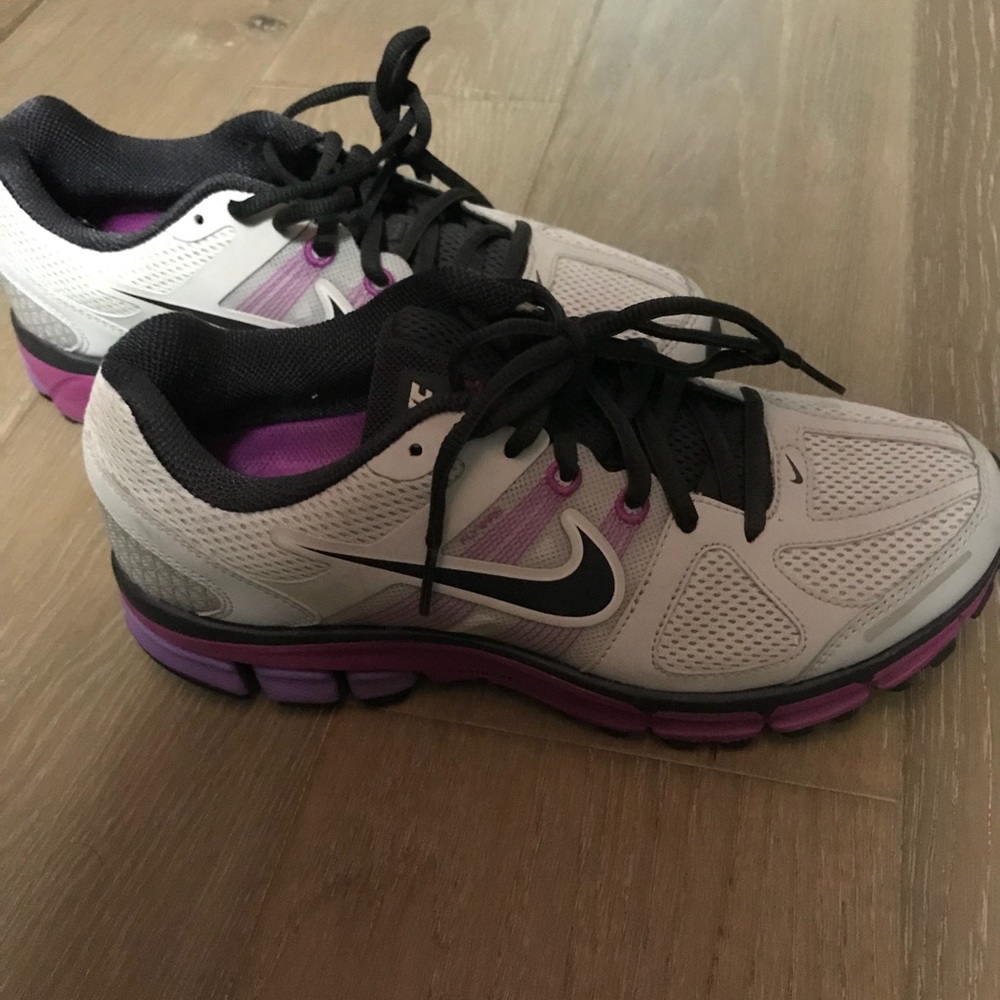 Nike running shoes sz 8