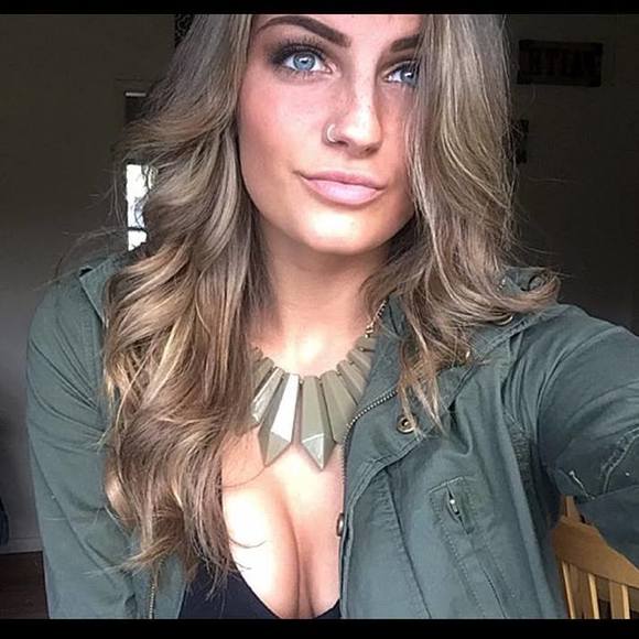 Meet your Posher, Ashley - Picture 1 of 1