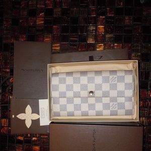 Louis Vuitton Damier Azur Sarah Long Wallet