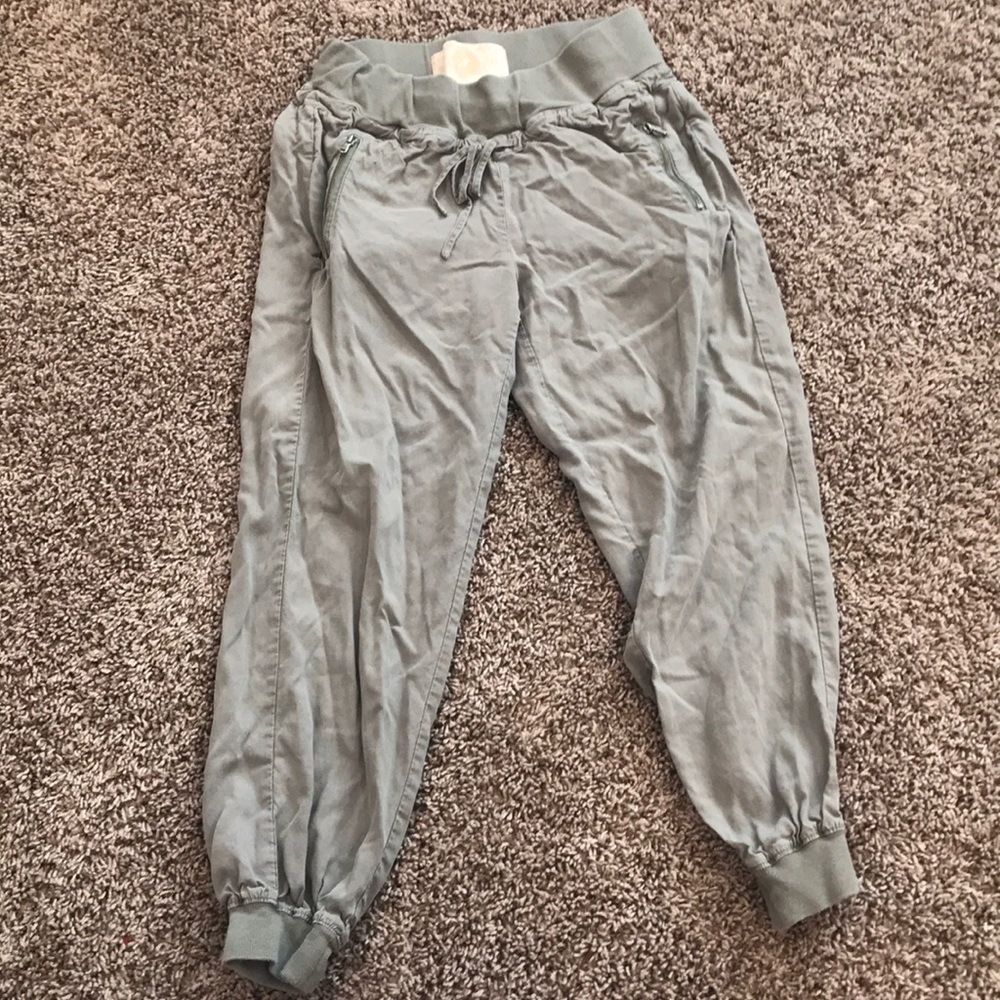 Lightweight joggers