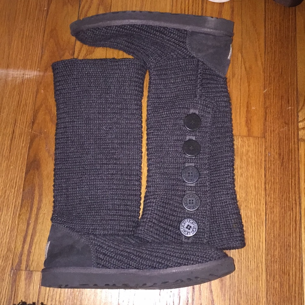 Women’s Tall Ugg Grey Sweater Boots Size 9