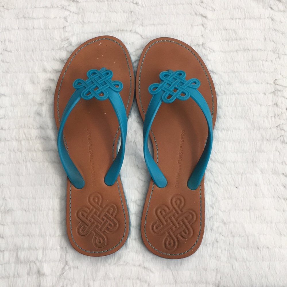 DVF rubber/leather flip flops!