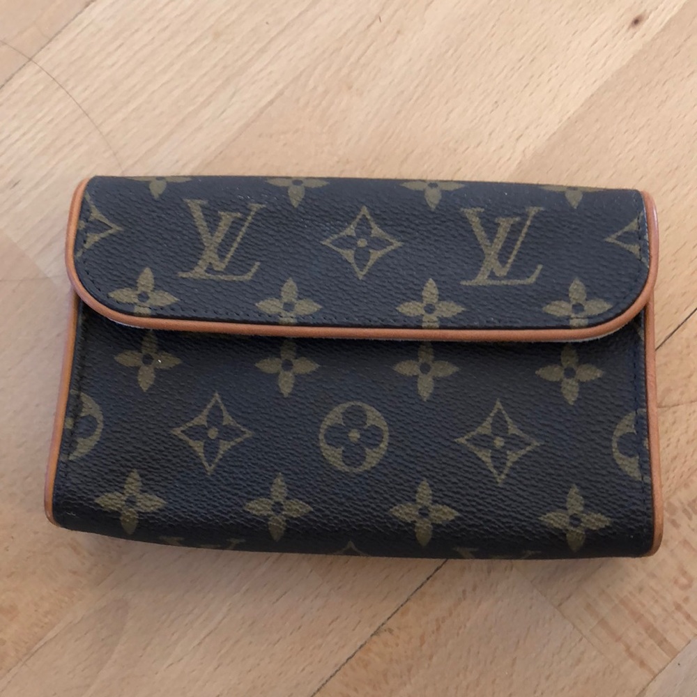 LV mini clutch *Will consider reasonable offers!!*