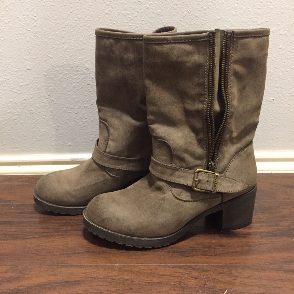 Rocket dog boots size 9.5