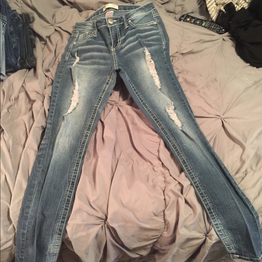 Ripped jeans size 7