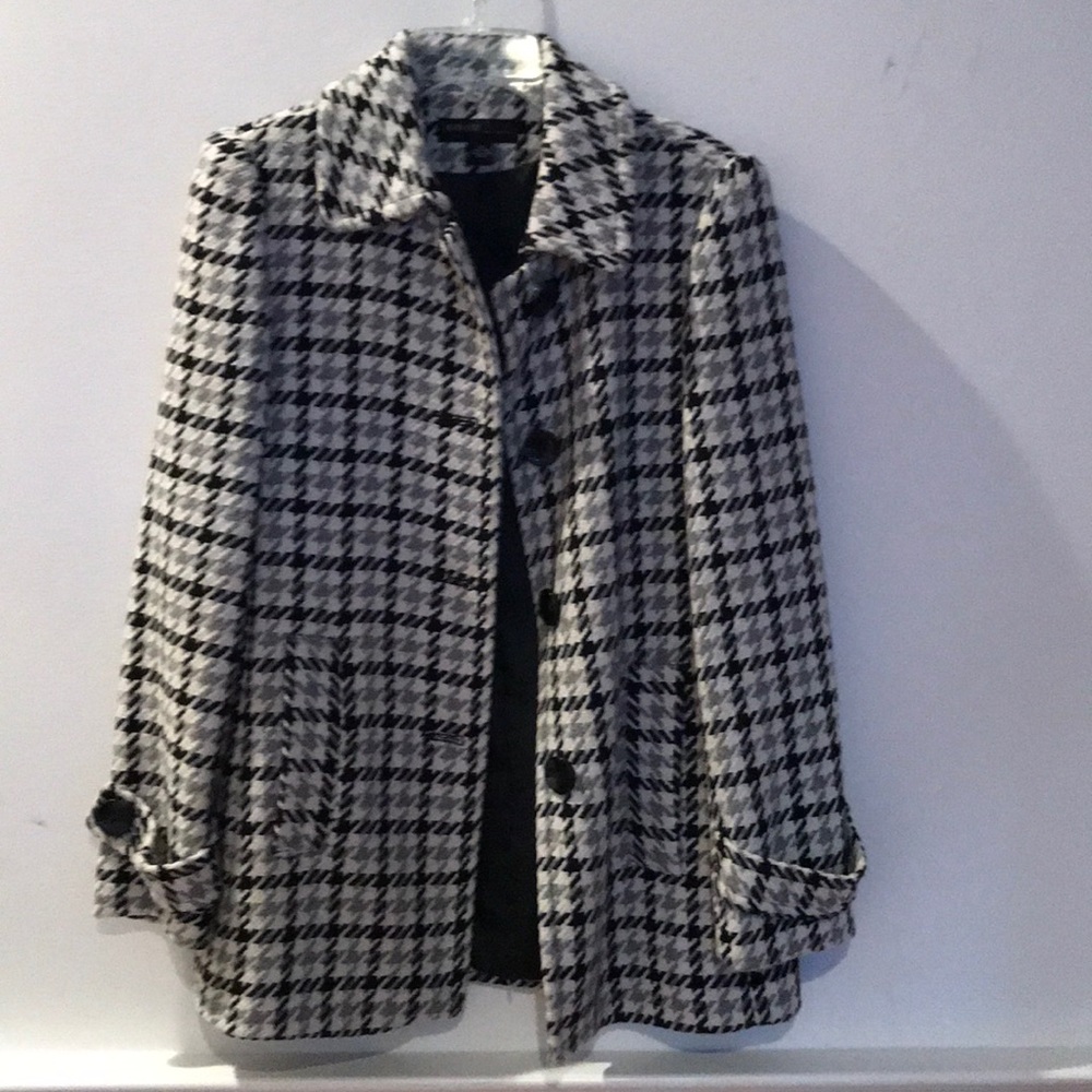 Black white houndstooth pea coat