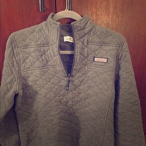 Like new vineyard vines shep shirt.