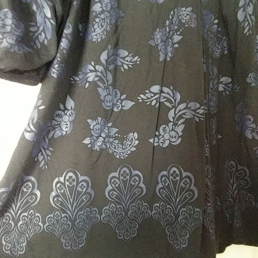 Black blouse - Picture 4 of 4