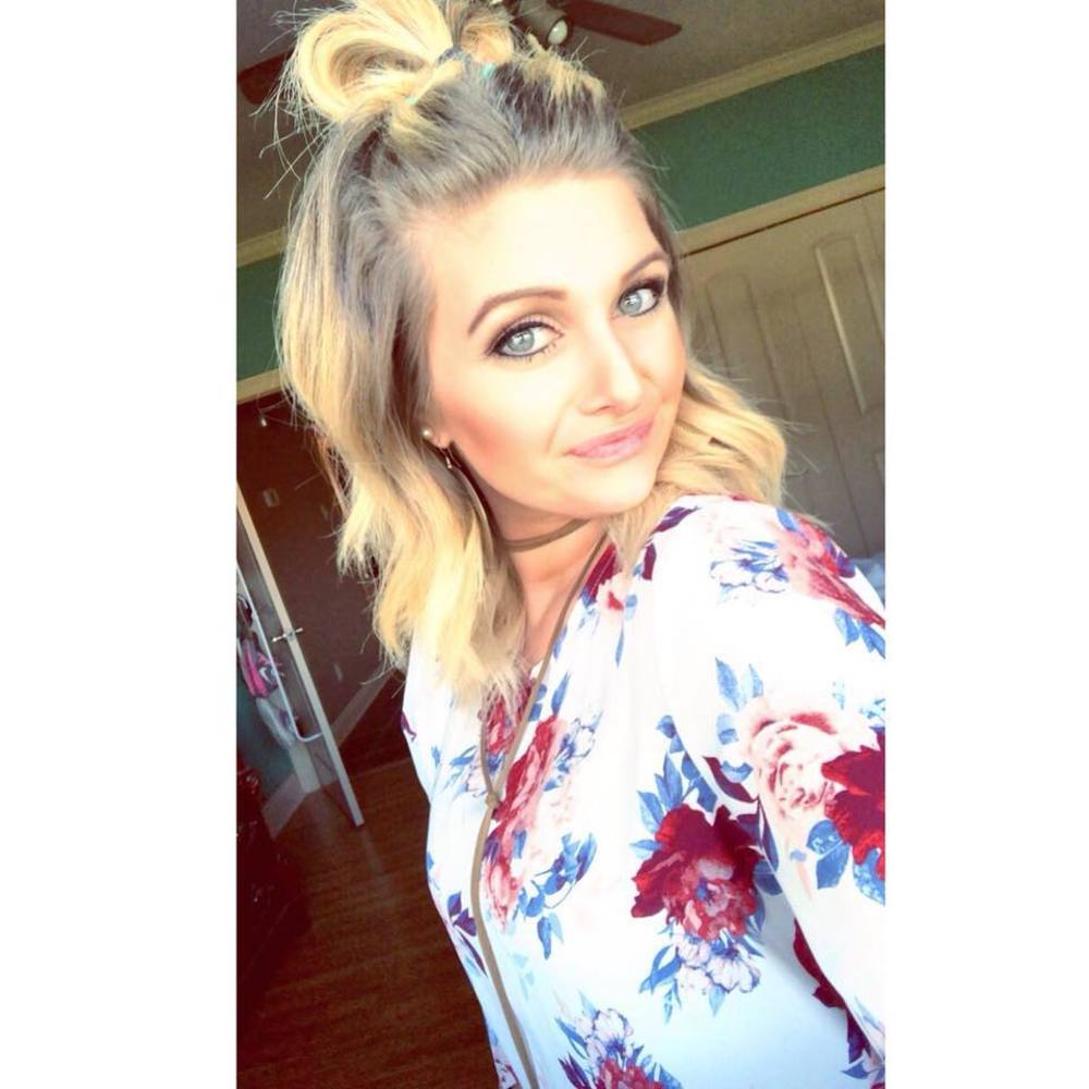 Meet your Posher, Desiree'
