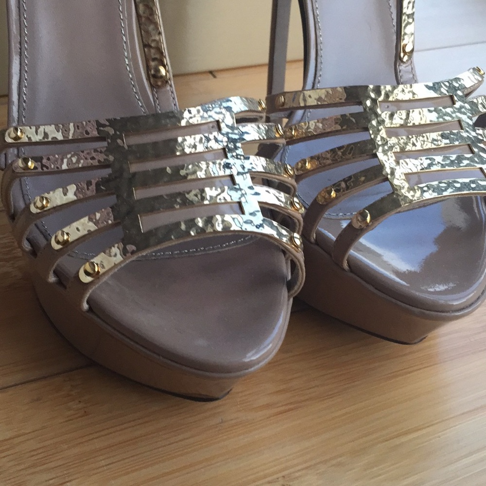 NWT Sergio Rossi Gold/Nude Heels - Picture 7 of 8