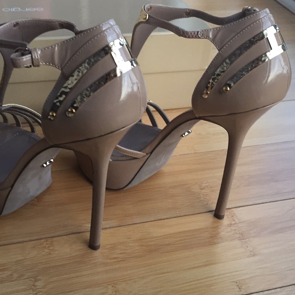 NWT Sergio Rossi Gold/Nude Heels - Picture 8 of 8