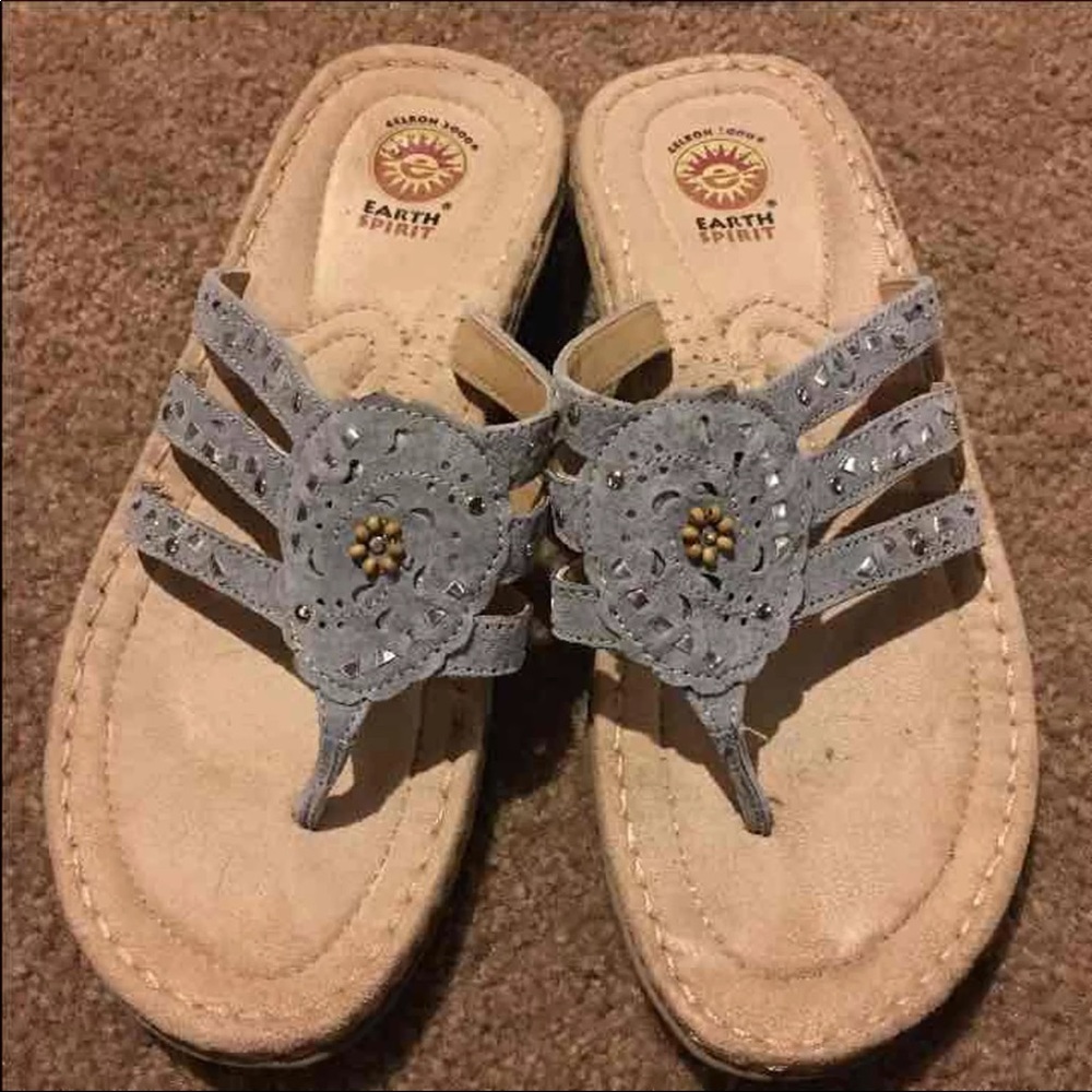 Women’s sandals size 8