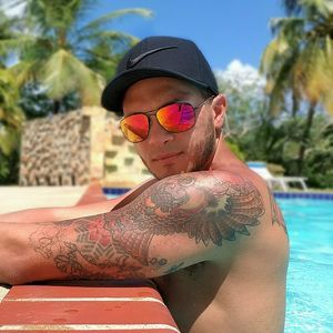 Meet your Posher, Angel