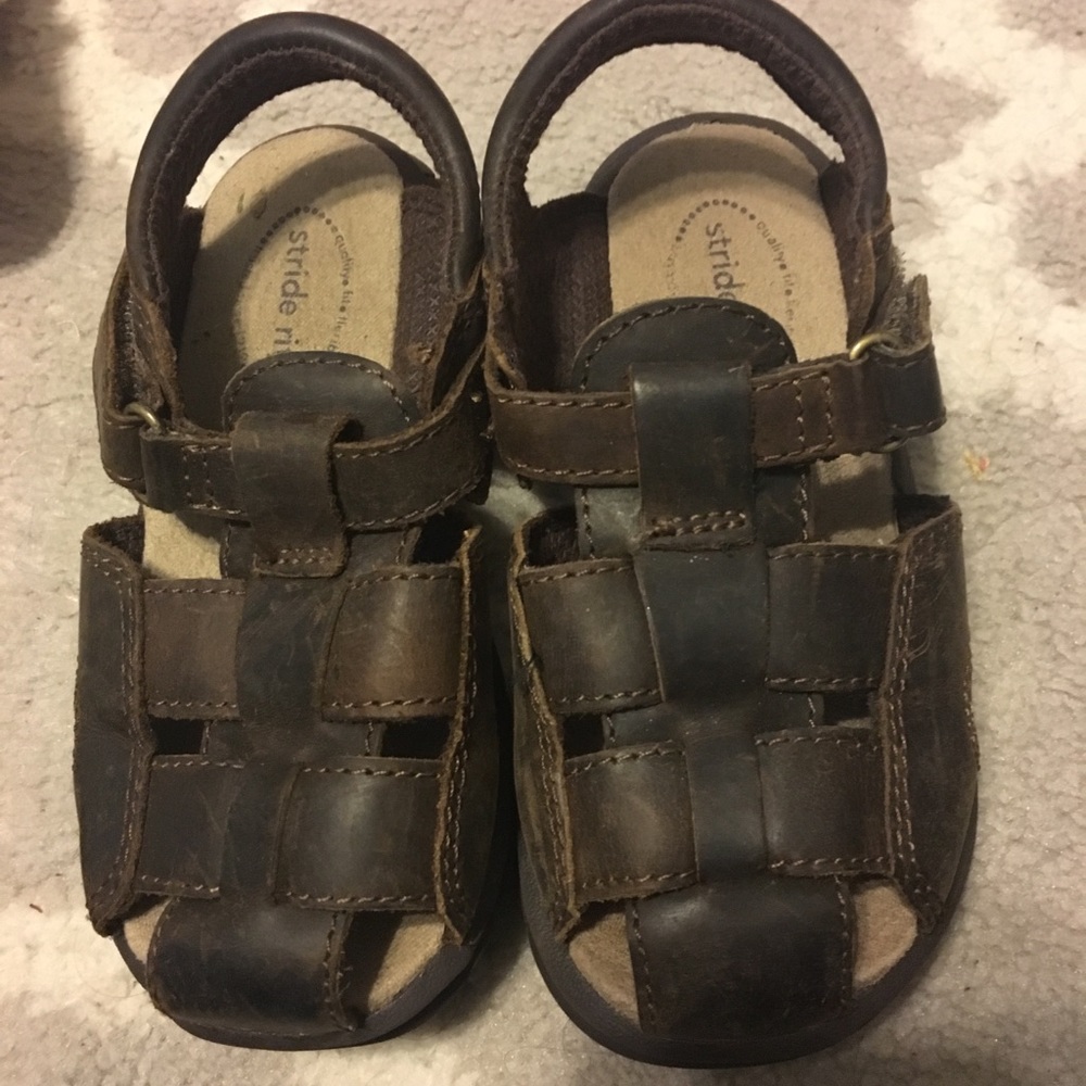 Toddler Boys Brown leather sandals, wide size