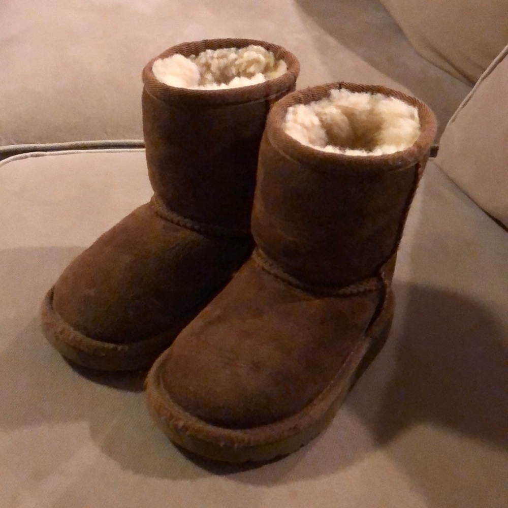 Brown Toddler Uggs
