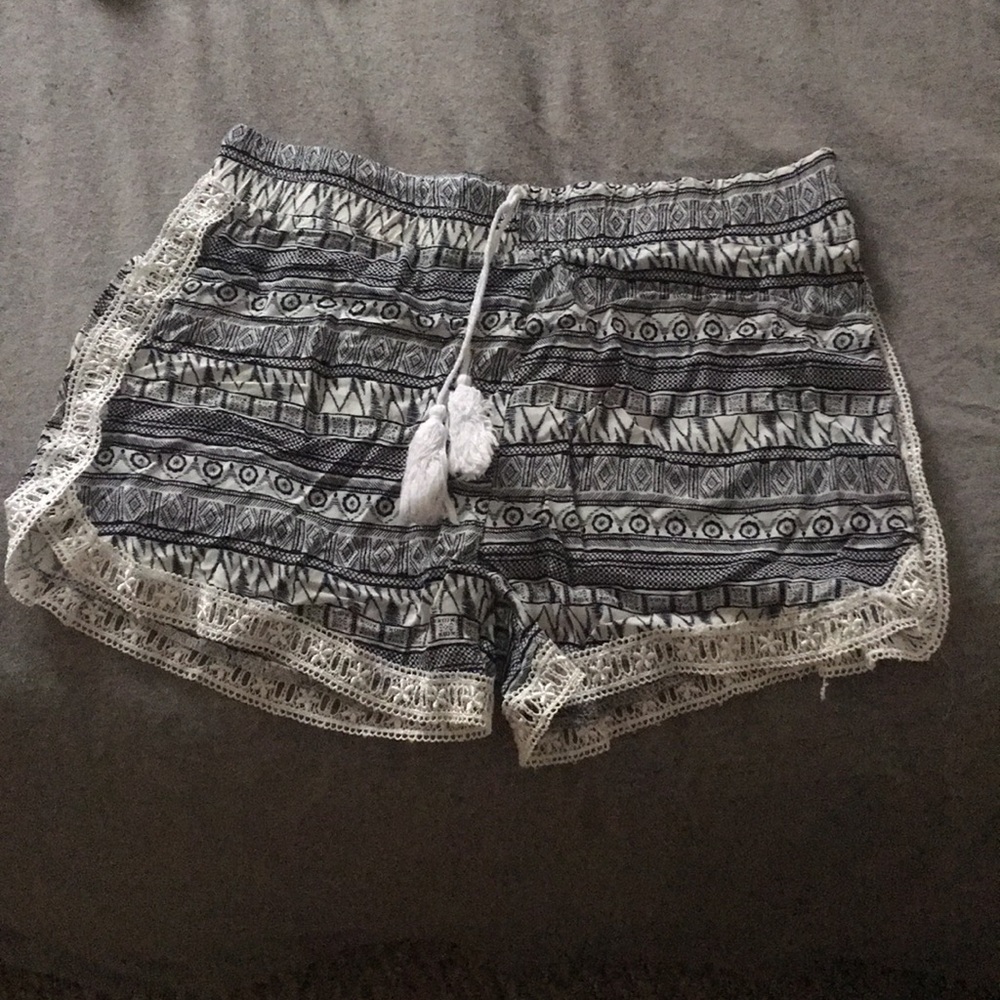 Lace trim cotton shorts