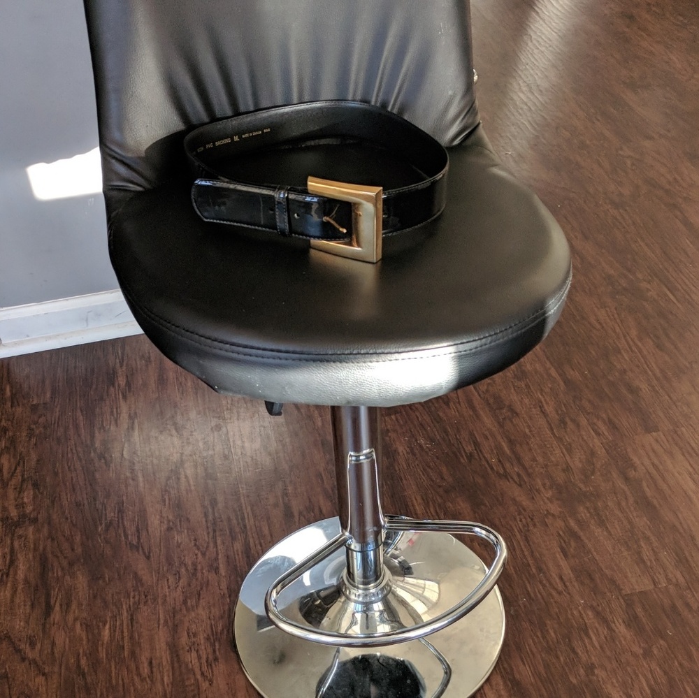 Black patent belt