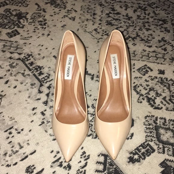 Steve Madden Shoes - 4in nude Steve Madden heels