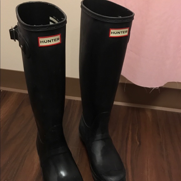 *SOLD* Hunter Rain Boots Matte Black - Picture 1 of 4