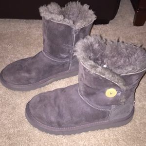 Gray Bailey Button Uggs!✨✨