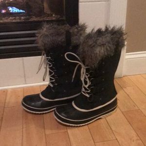 Sorel Joan of Arctic snow boot size 8