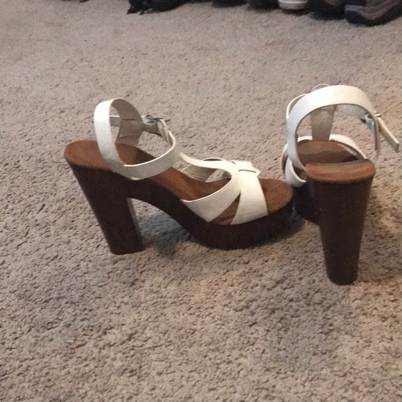 Wood heel wedges - Picture 2 of 3