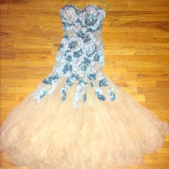 Camille La Vie Sequin Mermaid Gown Size 14 - Picture 1 of 6