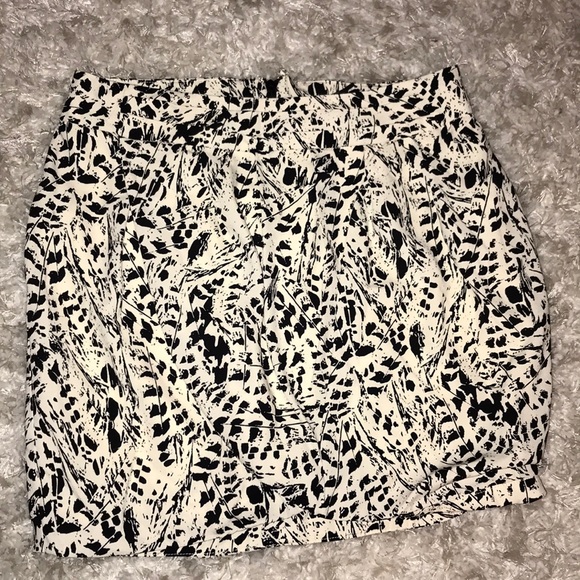 Patterned skirt - Picture 2 of 3