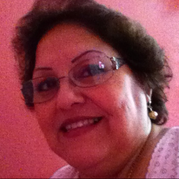 Poshmark profile picture for @rossy
