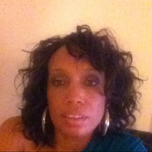 Poshmark profile picture for @mimik