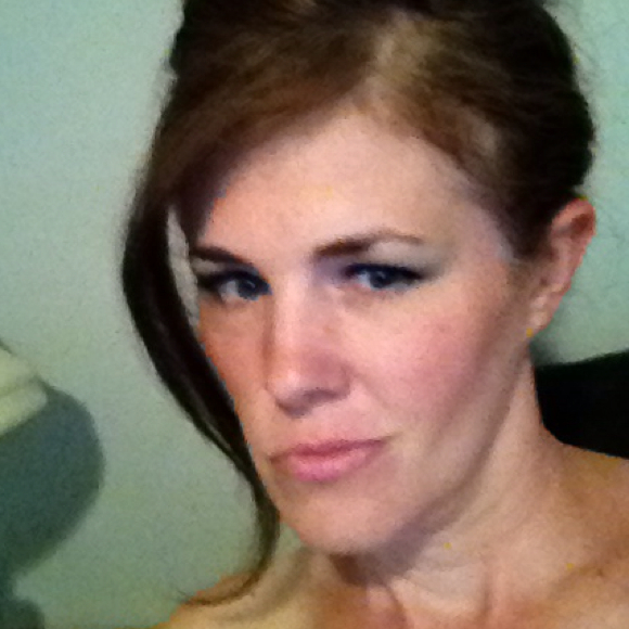 Poshmark profile picture for @emilia