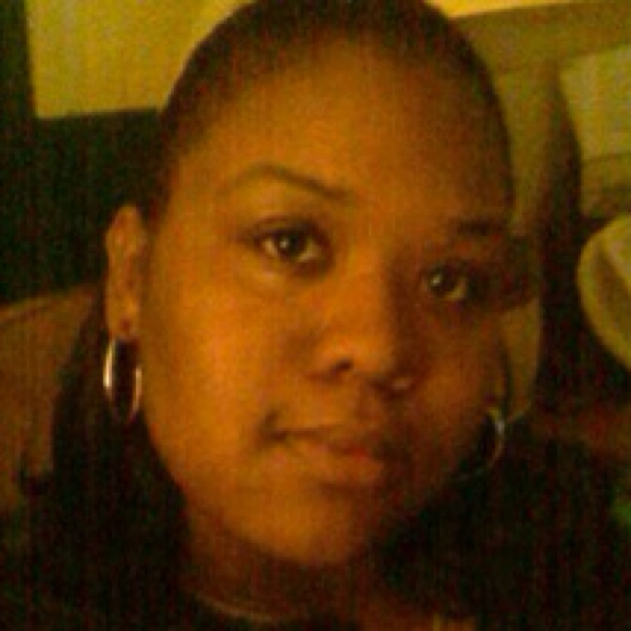 Poshmark profile picture for @octavia