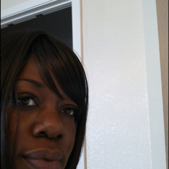 Poshmark profile picture for @leary