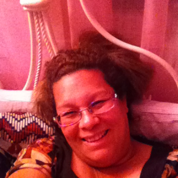 Poshmark profile picture for @ropa