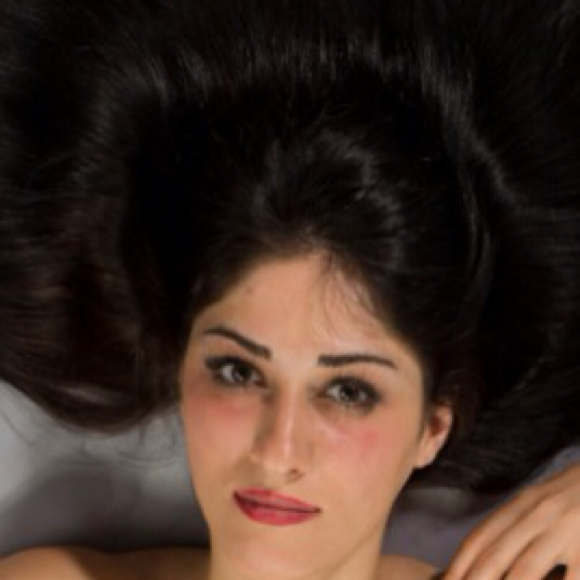 Poshmark profile picture for @melina