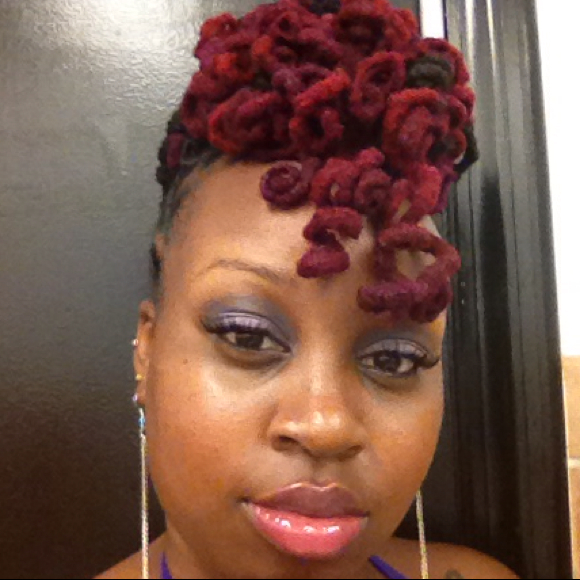 Poshmark profile picture for @jamaica