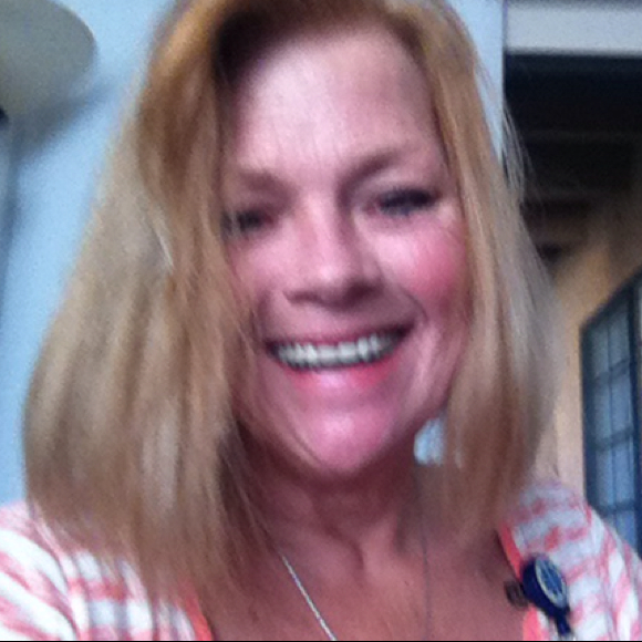 Poshmark profile picture for @snooze