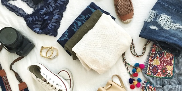 Poshmark banner for @courtney