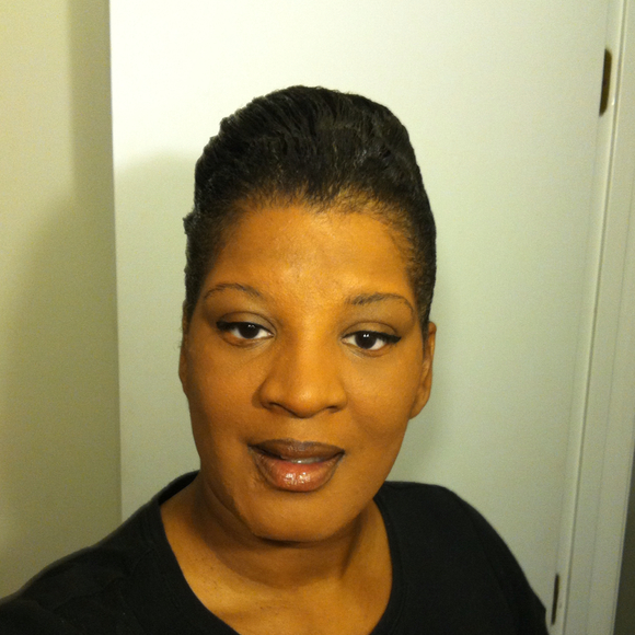 Poshmark profile picture for @glenn