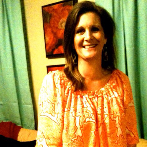 Poshmark profile picture for @laundry