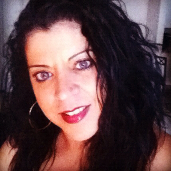Poshmark profile picture for @villarreal